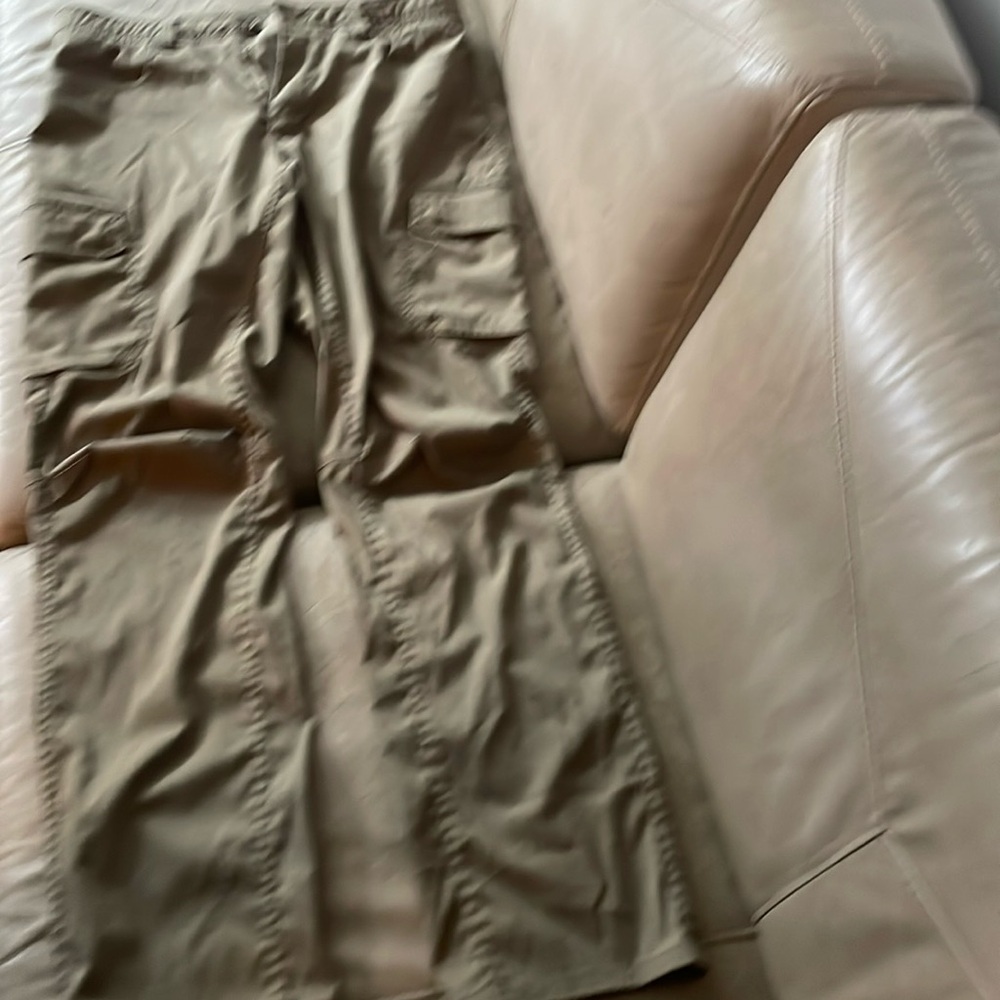 Under Armour 34 x 34 loose khaki pants have been worn no signs of wear